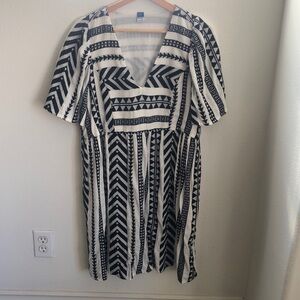 Old Navy, black and cream jacquard mini swing dress NWT